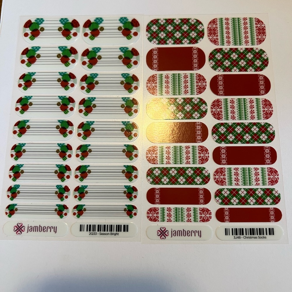 🎄Jamberry Nail wrap set Season Bright & Christmas Socks🎁